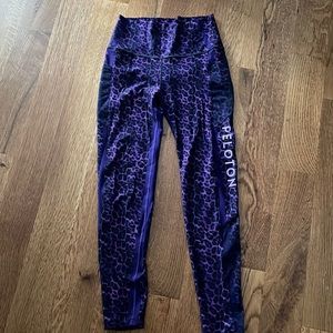 WITH/Peloton ally love legging SZ M